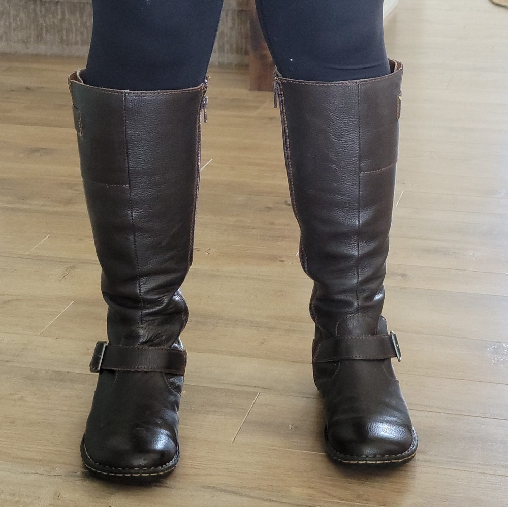 Boots - Picture 3 of 4